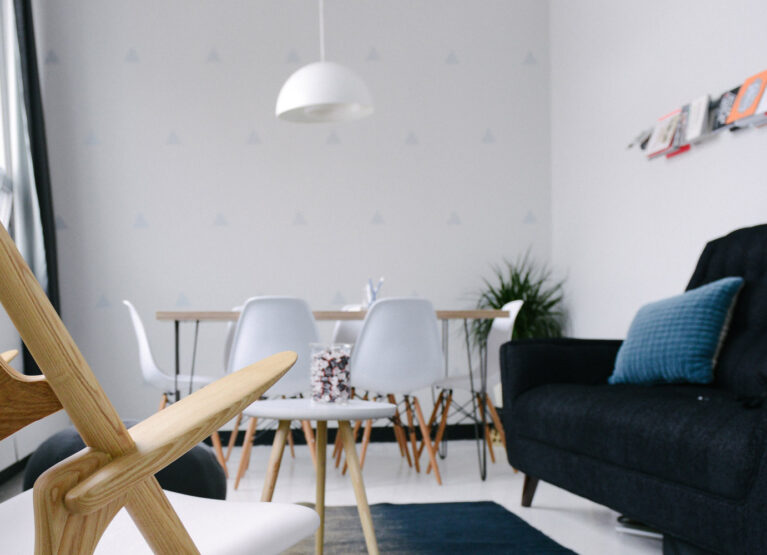 How To Chooses Good Furnitures And Available With Your Money Metalstender